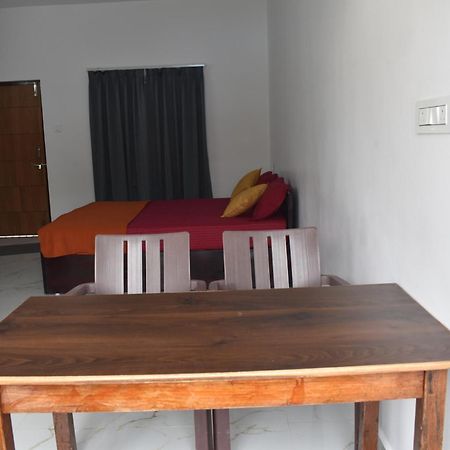 Gundappa Cafe Gokarna Kudle Beach Extérieur photo
