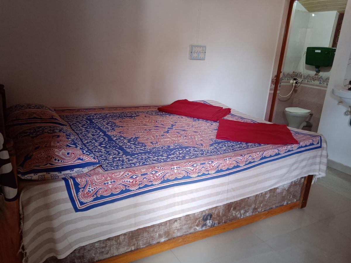 Gundappa Cafe Gokarna Kudle Beach Extérieur photo