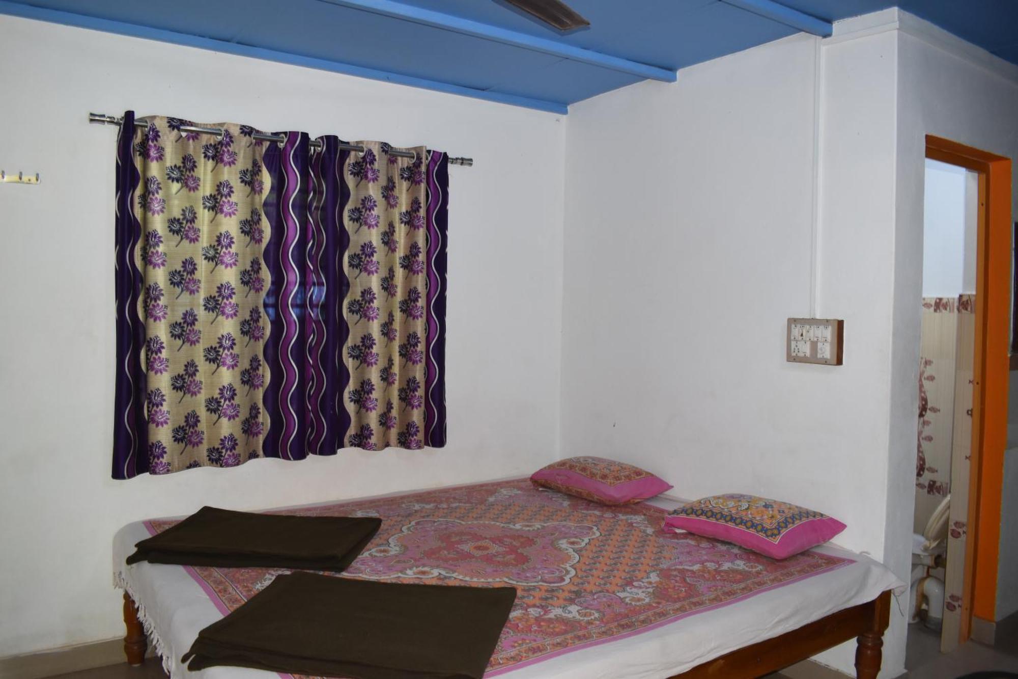 Gundappa Cafe Gokarna Kudle Beach Extérieur photo